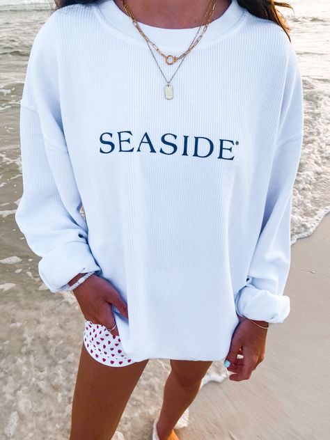 Seaside Sweatshirt Aesthetic, Seaside Sweatshirt Outfit, Seaside T Shirt, Preppy Sweat Shirts, Preppy Cricut Shirts, Cute Shirts Preppy, Preppy Shirt Designs, Preppy Shirts Aesthetic, Island Life Outfit