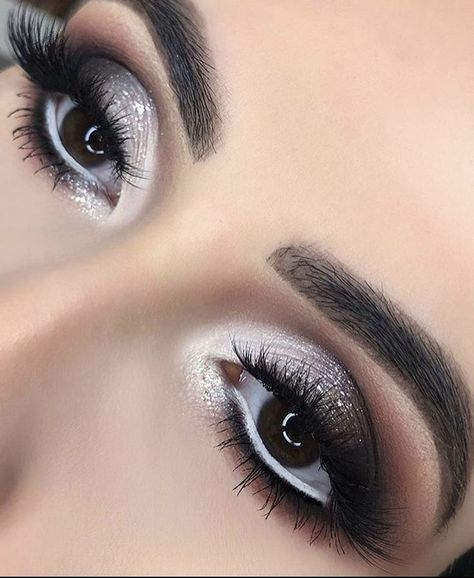 Black And Silver Wedding Makeup, Smokey Silver Makeup, Smokey Eye Silver Glitter, Makeup Ideas For Black And White Outfit, Black Smokey Eye With Silver Glitter, Silver Eye Makeup Look, Smokey Eye Makeup Silver, Black Makeup Looks For Prom, Black Silver Eye Makeup