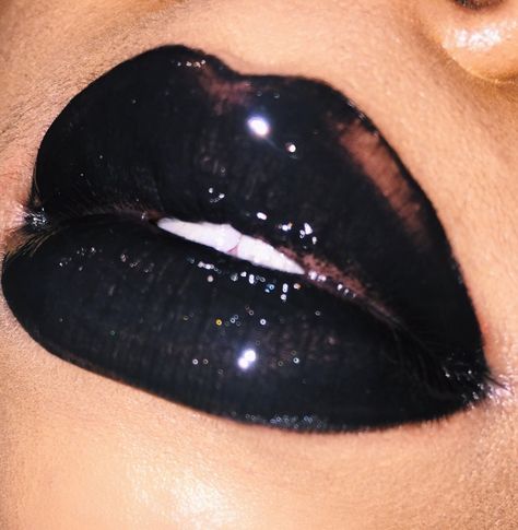 Black Lipstick Makeup, Felicia Hardy, Glossy Lipstick, Glossier Lipstick, Goth Gf, Black Lipstick, Black Lips, Lip Art, Glossy Lips