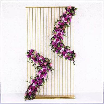 This metal wedding backdrop stand is a sturdy stand for flower arrangements. Rectangular Backdrop, Arch For Wedding, Diy Arch, Flower Balloons, Metal Wedding Arch, Party Backdrops, Luxury Wedding Decor, Event Backdrop, Wedding Props