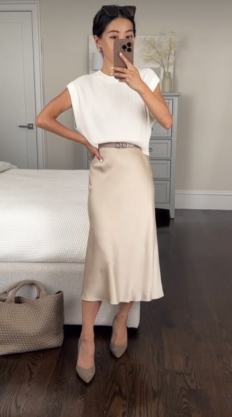 Satin Skirt Work Outfit Summer, Blush Satin Skirt Outfit, Satin Skirt Business Casual, Silk Skirt Office Outfit, Summer Silk Skirt Outfit, Midi Skirt Outfit Summer Work, Champagne Midi Skirt Outfit, Summer Office Outfits Skirt, Summer Satin Skirt Outfit