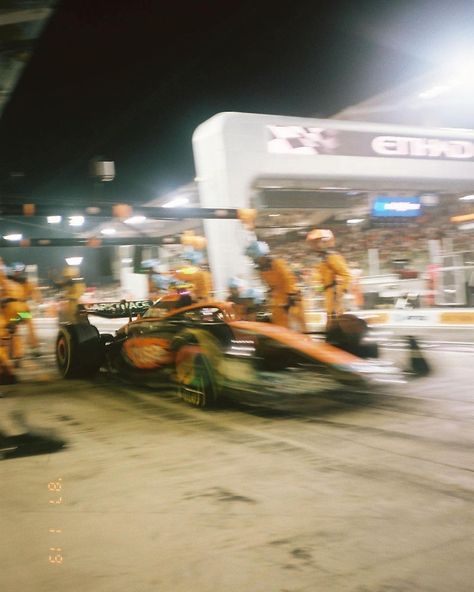 Analog Sport (@analogsport) • Instagram photos and videos Mclaren Aesthetic, Aesthetic Formula 1, F1 Motorsport, Fast Life, F1 Wallpaper Hd, Mclaren Formula 1, Mclaren Cars, F1 Poster, Super Rich Kids