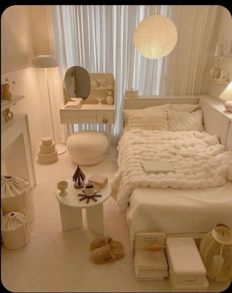 Aesthetic Diys, Place Aesthetic, Small Room Makeover, Room Things, Aesthetic Types, Dream Bedroom Inspiration, Bedroom Stuff, Uni Room, Dekorasi Kamar Tidur