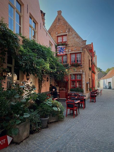 Brugge Belgium Aesthetic, Bruges Belgium Aesthetic, Brugge Aesthetic, Life Bucketlist, Belgium Aesthetic, Travel Belgium, Europe 2023, Bruges Belgium, Paris Trip