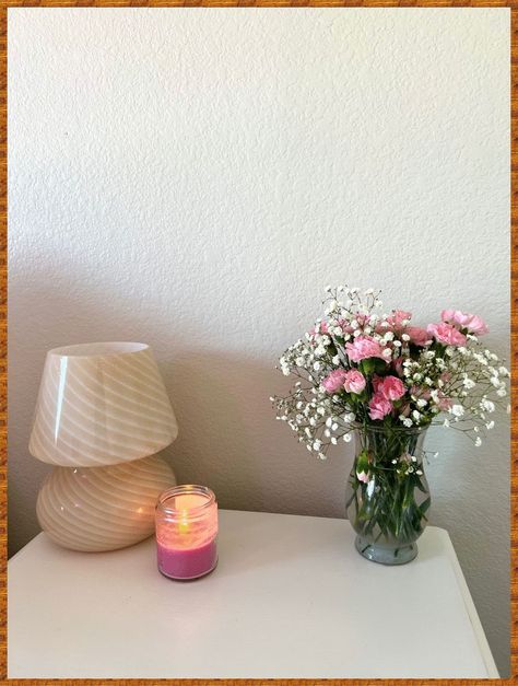 Flowers Bedside Table, Bedside Flowers Night Stands, Bedside Flowers Aesthetic, Cool Nightstand Lamps, Pink Flowers Bedroom, Flower In Bedroom, Flowers On Nightstand, Spring Themed Bedroom, Nightstand Aesthetic Decor