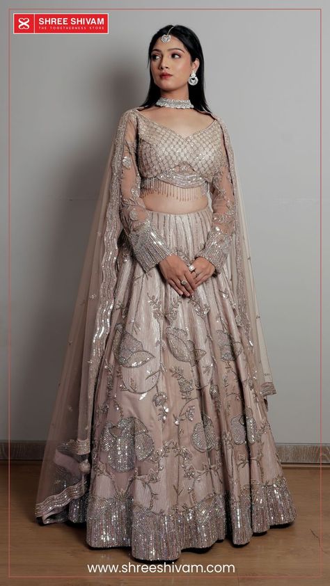 Indo Western Bridal Lehenga Choli Reception Choli For Bride, Engagement Sider Outfit, Reception Sider Outfit, Lahenga Design Latest Party Wear, Ivory Lehenga Bridesmaid, Reception Lehngas, Siders Wedding Outfits, Lehenga Designs Latest Wedding Ideas, Sangeet Outfits For Bride