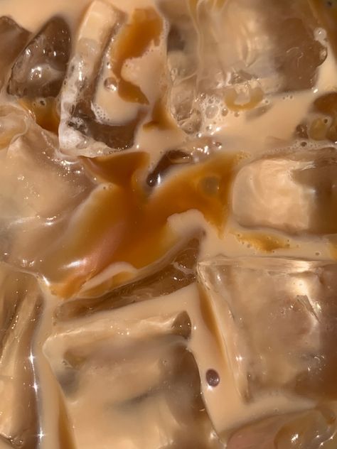 Caramel Iced Coffee Aesthetic, Iced Caramel Macchiato Aesthetic, Caramel Astethic, Salted Caramel Aesthetic, Caramel Aesthetic Wallpaper, Caramel Coffee Aesthetic, Caramel Macchiato Aesthetic, Caramel Girl Aesthetic, Malak Core