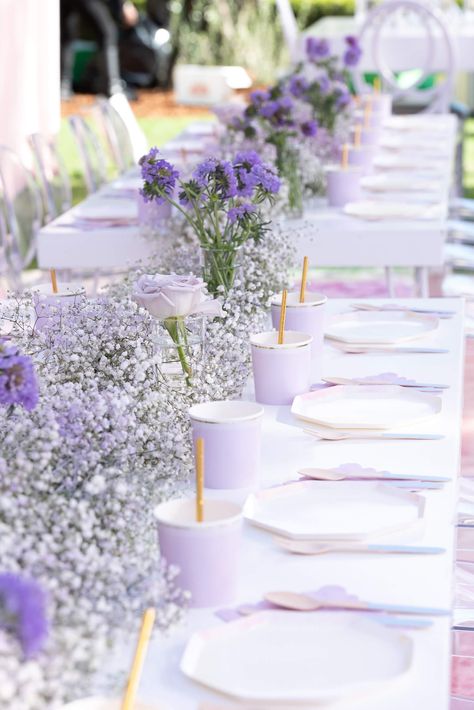 Lavender Table Runners, Lavender Party Theme Table Settings, Simple Lavender Centerpieces, Lilac Themed Birthday Party, Purple Flowers Table Decor, Lavendar Table Settings, Pastel Purple Decorations Party, Wedding Themed Birthday Party, Purple Garden Party Decorations