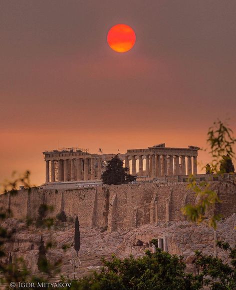 Ancient Rome Aesthetic, Mediterranean Travel, Europe Aesthetic, Historia Universal, Mysterious Places, Exotic Places, August 11, Acropolis, Historical Place