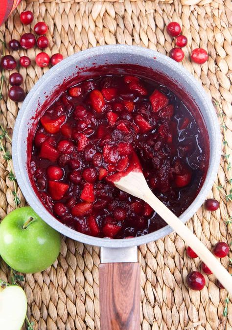 Cranberry Chutney - The Suburban Soapbox Cranberry Chutney Recipe, Plum Chutney, Jellied Cranberry Sauce, Gluten Free Cookbooks, Cranberry Chutney, Kitchen Smells, Frozen Cranberries, Holiday Side Dishes, Cranberry Recipes