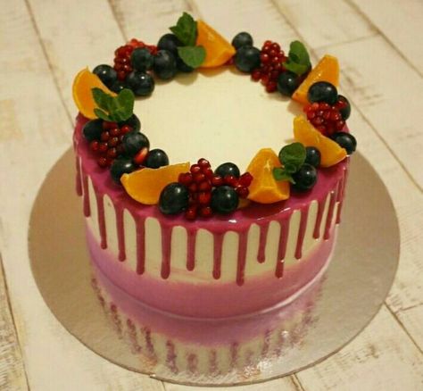 Mix Fruit Cake Design, Fruit Cake Ideas, Fruit Flan, Cake Decorated With Fruit, Fruit Birthday Cake, Fruit Cake Design, Fruits Cake, Fresh Fruit Cake, Mix Fruit