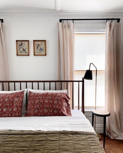 Summer Bedroom Aesthetic, Mid Century Modern Bed, Modern Beds, Spindle Bed, Contemporary Mid Century, Contemporary Mid Century Modern, Spare Bedroom, King Bed, Dream Bedroom