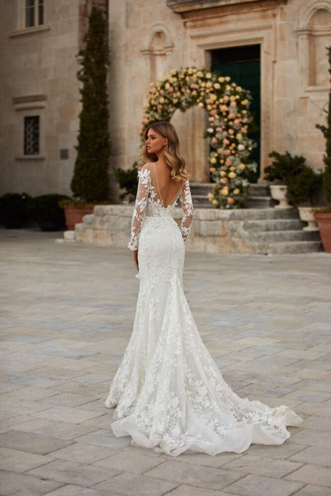 Abri - All About Love - Milla Nova Wedding Dresses Lace Back, Wedding Dresses With Sleeves Fitted, Elegant Wedding Dresses With Sleeves, Mermaid Wedding Dress With Lace Sleeves, Wedding Dress Ideas Mermaid, Wedding Dresses October, Different Kinds Of Wedding Dresses, Wedding Dress For 5ft Bride, Wedding Dresses Slim Fit Long Sleeve