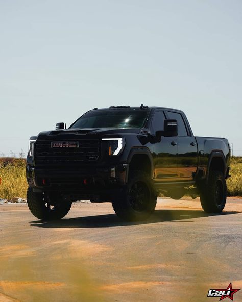 Gmc Trucks Denali, Gmc Black Truck, Black Gmc Truck Lifted, Black Gmc Denali Truck, Nice Trucks Country, Big Trucks Lifted, Black Lifted Trucks, Blacked Out Truck, Black Gmc Truck