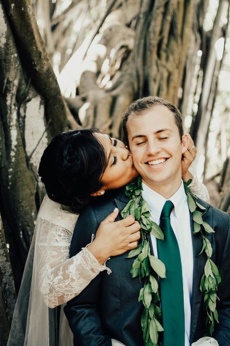 Picture Hawaii Temple Wedding, Laie Hawaii Temple, Laie Hawaii, Hawaii Temple, Temple Wedding, Lds Temples, Family Stories, Hawaii Island, North Korea