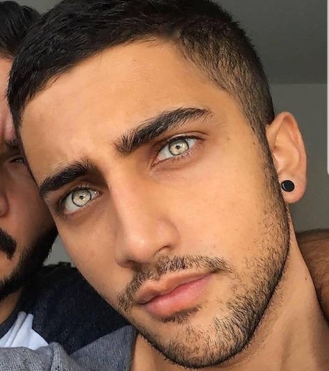 Rare Eyes, Gambar One Direction, Gents Hair Style, Eyes Wide Open, Most Beautiful Eyes, Fashion Man, Stunning Eyes, Gorgeous Eyes, Beauty Standards