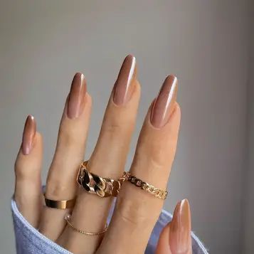 23  Stunning Brown Ombre Nail Designs For 2024 - DrExplains Taupe Ombre Nails, Tan Ombre Nails, Neutral Ombre Nails, Brown Ombre Nails, Gradation Nails, Faded Nails, Fall Ombre, Ombre Manicure, Ombre Nail