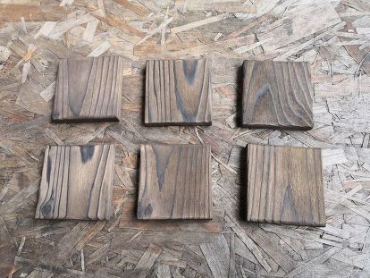 simple diy pallet coasters Pallet Wood Coasters, Diy Wood Coasters, Drink Coasters Diy, Wood Coasters Diy, Wood Palette, Diy Concrete Patio, Pallet Coasters, Pallet Building, Coasters Diy