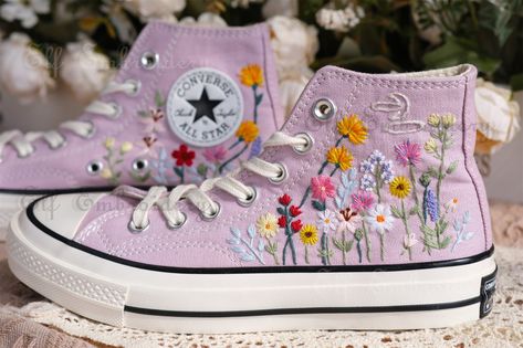 Design Converse, Cheap Converse, Converse 1970s, Cute Converse Shoes, Magic Clothes, Embroidered Converse, Cute Converse, Embroidery Shoes, Custom Converse