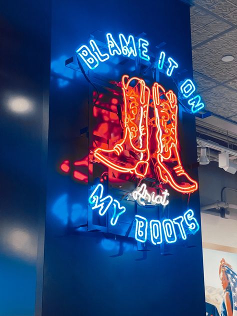 Saloon Neon Sign, Nashville Asethic Wallpaper, Western Neon Signs Aesthetic, Cowboy Boot Neon Sign, Neon Western Aesthetic, Western Photography Aesthetic, Neon Moon Aesthetic, Neon Cowboy Boots, Western Retro Aesthetic