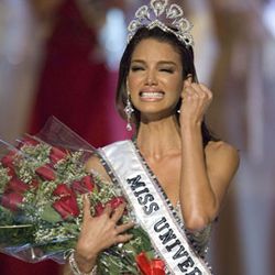 zuleyka rivera miss universe Zuleyka Rivera Miss Universe, Hopeful Aesthetic, Miss Universe 2001, Miss Universe 2006, Miss Universe 2000, Zuleyka Rivera, Miss Universe Gowns, Miss Puerto Rico, Miss Colombia