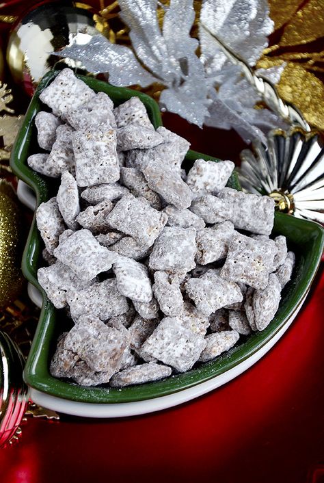 Don't forget to make "puppy chow" or as Chex calls it - muddy buddies! Peanut Butter Muddy Buddies, Reindeer Chow, Gluten Free Holiday, Iowa Girl Eats, Puppy Chow, Chocolate Peanuts, Eat Dessert, Chow Chow, Sweets Treats