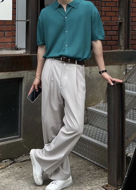 Korean Men Summer Outfit, Japan Fashion Summer, Outfit Cowok, Korean Men Fashion, Mens Smart Casual Outfits, Smart Casual Menswear, Trendy Boy Outfits, Parisian Chic Style, Mens Casual Outfits Summer