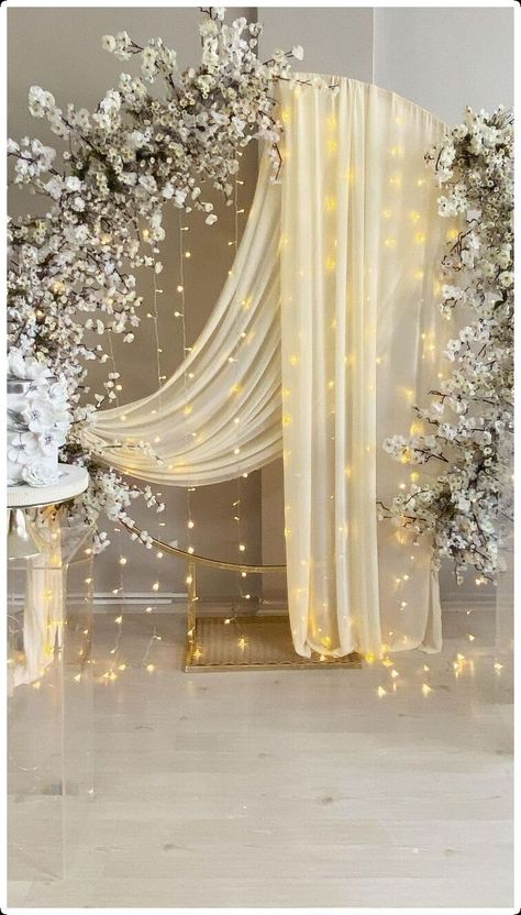 [PaidAd] Modern And Unique Ideas For Wedding Background Decoration And Stage Arch... #weddingbackdropdesignbackgrounds Unique Ideas For Wedding, Nikah Decor, Wedding Background Decoration, Idee Cricut, Diy Wedding Backdrop, Wedding Backdrop Design, Wedding Backdrop Decorations, Arch Decoration, Wedding Decor Style