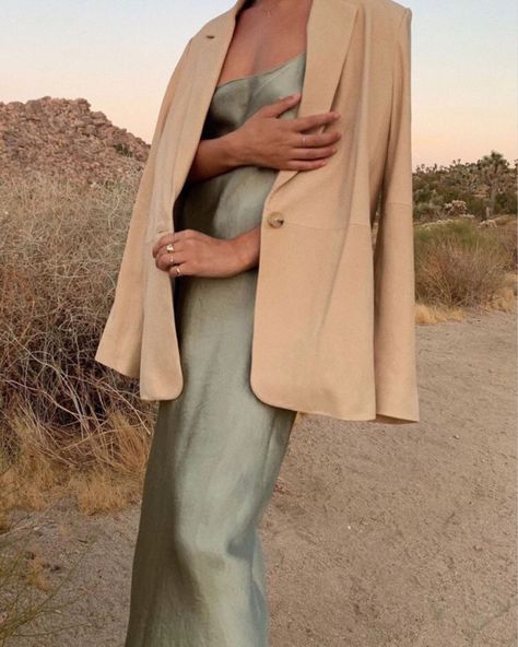 Tan Blazer and Sage Green Silk Slip Dress Dress And Blazer Outfit, Hiking Attire, Minimalist Moda, Beige Blazer, Braut Make-up, Dress And Jacket, Looks Street Style, Silk Slip Dress, Moda Vintage