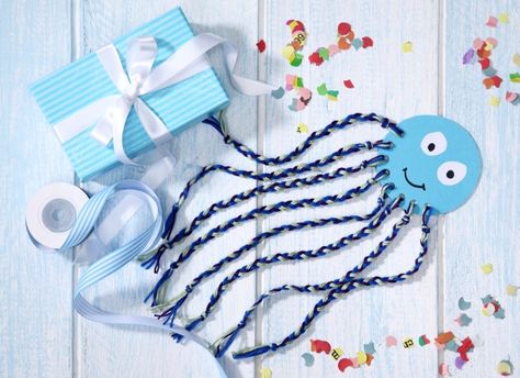 Krake, Tintenfisch, Wolle, Zöpfe flechten, DIY, Basteln mit Kindern, Kindergeburtstag, produziert für tambini.de Diy Braids, Birthday Kids, Animal Crafts, Kraken, Homework, Diy For Kids, Octopus, Pretty In Pink, Diy And Crafts