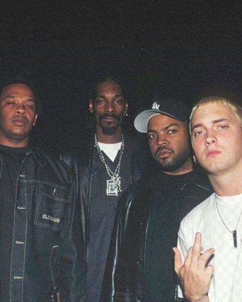 #eminem #trap #rap #music #grunge #sad #bad #wallpaper #wallpapers #love #style #lifestyle #model #tumblr #tattoo #draw #snoop #snoopdog Patung Liberty, 90s Rappers Aesthetic, Cultura Hip Hop, The Slim Shady, 90s Rappers, Tupac Pictures, Hip Hop Artwork, Hip Hop Classics, Hip Hop Poster