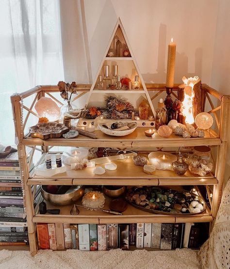 Crystal Room Decor, Room Improvement, Spiritual Room, Spiritual Altar, Decor Christmas Home, Witchcraft Altar, Witch Room, Meditation Room Decor, Space Aesthetic