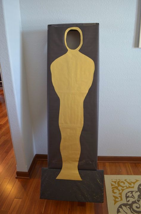 Oscar Statue, Oscars Theme Party, Deco Cinema, Oscars Party Ideas, Academy Awards Party, Hollywood Birthday, Hollywood Night, Hollywood Party Theme, Red Carpet Party