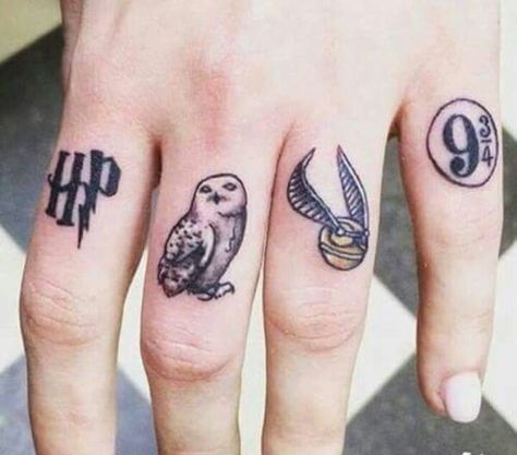 40 Magical Harry Potter Tattoo Designs - Bored Art Harry Tattoos, Harry Potter Symbols, Gladiator Tattoo, Tattoos Pinterest, Hp Tattoo, Knuckle Tattoos, Tattoo Trend, Mommy Tattoos, Harry Potter Tattoos