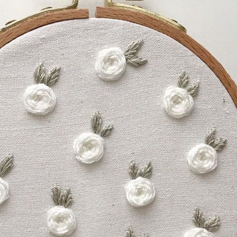 Pinwheel Rose Embroidery, White Rose Embroidery, Woven Wheel Embroidery, Rose Stitch Embroidery, Woven Rose Embroidery, Rose Stitch, Embroidery Roses, Rose Embroidery Pattern, Holland House