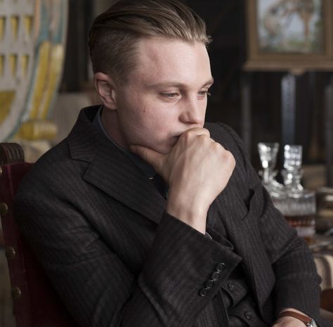 Jimmy Darmody, Empire Aesthetic, Empire Hair, Set Pictures, Michael Pitt, Tv Icon, Boardwalk Empire, Mens Cuts, Undercut Hairstyles