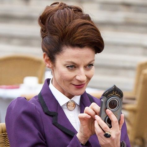 Have you heard who’ll be getting up to Missy-chief with Sabrina The Teenage Witch? Michelle Gomez has joined the cast of the new reboot as… Michelle Gomez, Doctor Who 2005, Witty Comebacks, 13th Doctor, Audio Drama, Steve Harvey, Bbc One, Flirting Memes, Memes Humor