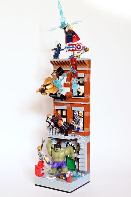 An Avengers vignette that leaves an impact Lego Vignette, Marvel Ideas, Lego Avengers, Avengers Movie, Custom Minifigures, Dynamic Action, Lego Display, Lego Boards, Lego Custom Minifigures