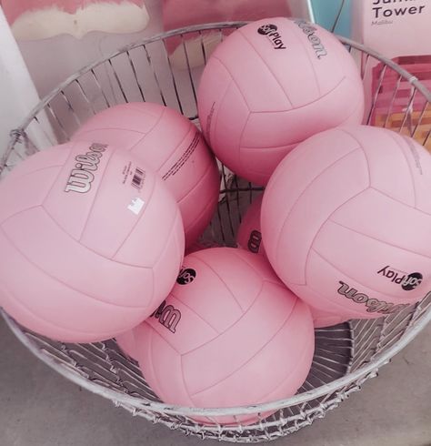 Preppy Wallpaper Volleyball, Preppy Volleyball Pfp, Volleyball Pictures Aesthetic, Setter Aesthetic Volleyball, Volleyball Asthetic Picture, Volleyball Aesthetic Preppy, Volleyball Pics Aesthetic, Volleyball Aethestic, Volleyball Pfp Aesthetic