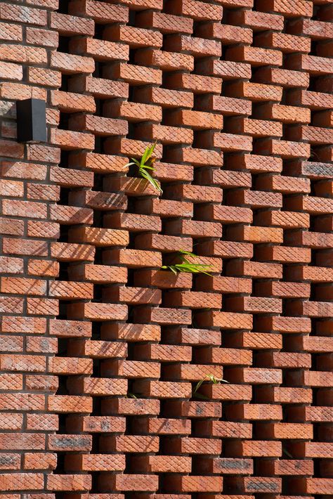 Gallery of Clay or Concrete, Solid or Hollow: Different Types of Bricks and Their Uses - 8 Architect Studio, Types Of Bricks, Brick Works, Civil Engineering Design, Brick Cladding, Concept Models Architecture, Brick Detail, Compound Wall, Ventilation Design