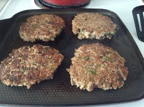 Vegan Pecan Meat Recipes, Pecan Meat Vegan, Pecan Patties, Oatmeal Patties, Veg Patties, Sabbath Dinner, Vegetarian Burgers, Veggie Diet, Vegan Patties