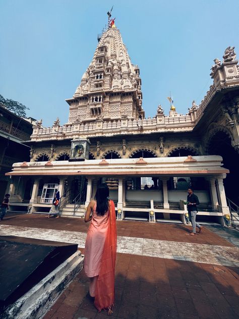 #indianwear #pinkdresses #temples Temple Photography Indian Women, Photos In Temple, Temple Girl Aesthetic, Aesthetic Temple Pictures, Temple Photoshoot Photo Ideas, Temple Poses Photo Ideas Indian, Mandir Photoshoot Ideas, Poses In Mandir, Mandir Poses For Women