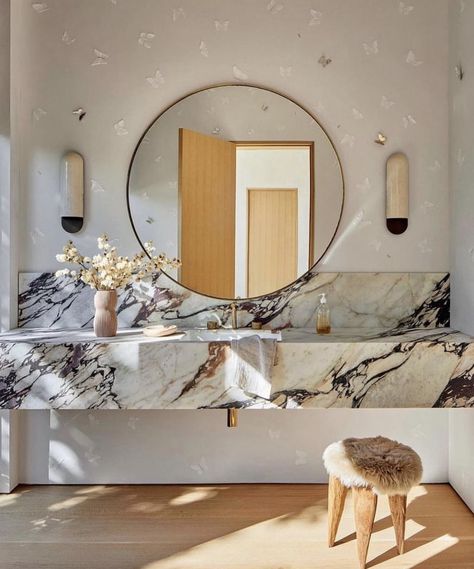 Calcutta Viola Marble Bathroom, Calacatta Viola Bathroom, Hamptons Beach House, Hamptons Beach, Room 2023, Calacatta Viola, Malibu Home, Shingle Style Homes, Sunken Living Room