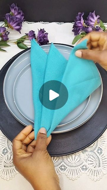 Kake Amor on Instagram: "Servietten falten, pliages de serviettes #servittenfalten #creativity#ideas" Tela, How To Fold Serviettes Table Settings, Wedding Napkin Ideas Elegant, Simple Paper Napkin Folding Ideas, Wedding Serviettes Ideas, Paper Serviette Folding Ideas Simple, How To Fold Serviettes, Cloth Napkin Folding Ideas Diy Tutorial, Table Napkin Folding Ideas