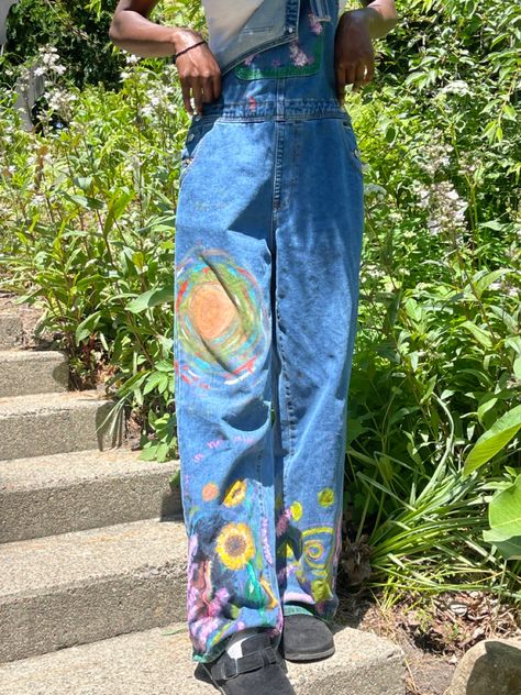 Overalls Painting Outfit, Upcycling, Overalls With Paint On Them, Painting Overalls Outfit, Rainbow Overalls Outfit, Paint Covered Overalls, Art How Aesthetic Outfits, Overalls Outfit Artsy, Sunflower Aesthetic Clothes