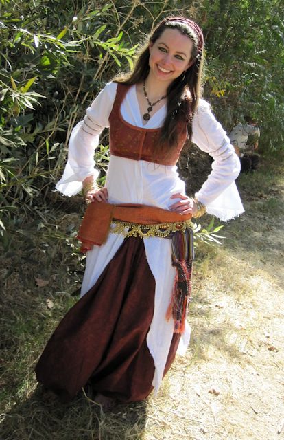 Turkish Vest, Pirate Garb, Turkish Clothing, Pirate Wench, Belly Dancer, Belly Dance Costume, Belly Dance Costumes, Vest Pattern, Belly Dancers