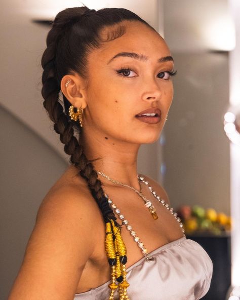 Joy Crookes on Instagram: “Tour kicks off this Saturday…it’s been a minute but I cannot wait to play for you all. Any requests??” Joy Crookes, Photography Artist, Make Up Inspo, Female Musicians, Desi Style, Dark Beauty, Female Artists, Role Models, Good Music