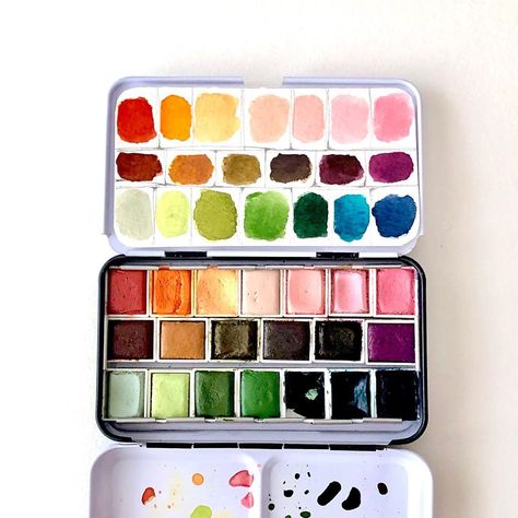 Watercolour Paints Palette, Art Supplies Watercolor, Watercolour Palette Aesthetic, Tracey Wozniak, Citrus Palette, Palette Autumn, Watercolour Palette, Watercolor Pallet, Art Supplies List