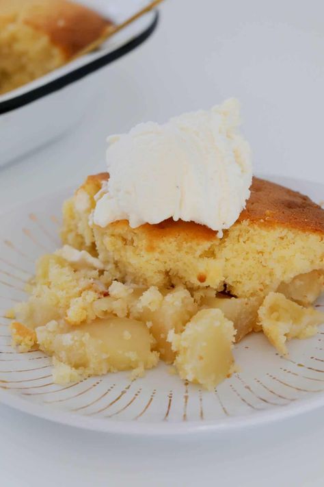 Baked Apple Pudding, Hot Pudding Recipes Desserts, Eves Pudding Recipes, Apple Pudding Recipes, Heart Deserts, Warm Pudding Recipes, Eve's Pudding, Apple Sponge Pudding, Old School Puddings