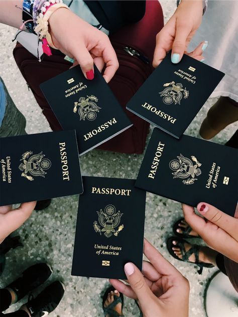 travelling_usa_with_friends Travel Aesthetic Passport, Aesthetic Passport, Photo Voyage, Passport Pictures, Vision Board Images, Vision Board Photos, Passport Online, Vision Board Pictures, Life Vision Board